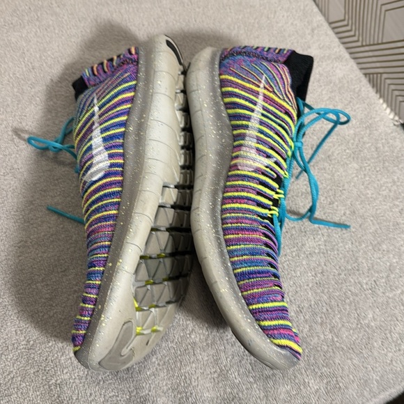 Nike Free RN Motion‎ Flyknit athletic shoes Men’s 8 Multicolor Knit Sneakers main image 7